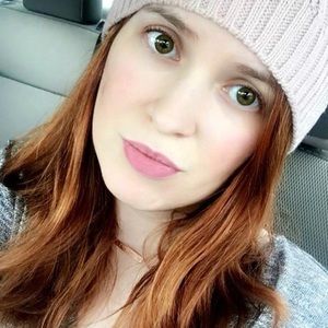 Meet your Posher, Laura